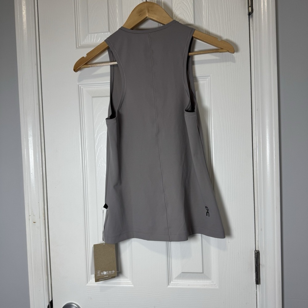 On Run on Clouds Movement Tank Gray Ultralight Race Racerback Women's Medium NWT